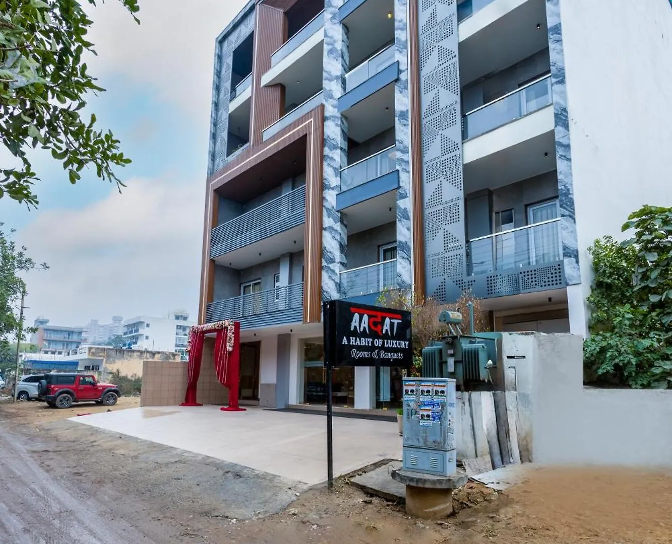 Aadat Hotel Near Artemis Hospital Gurgaon
