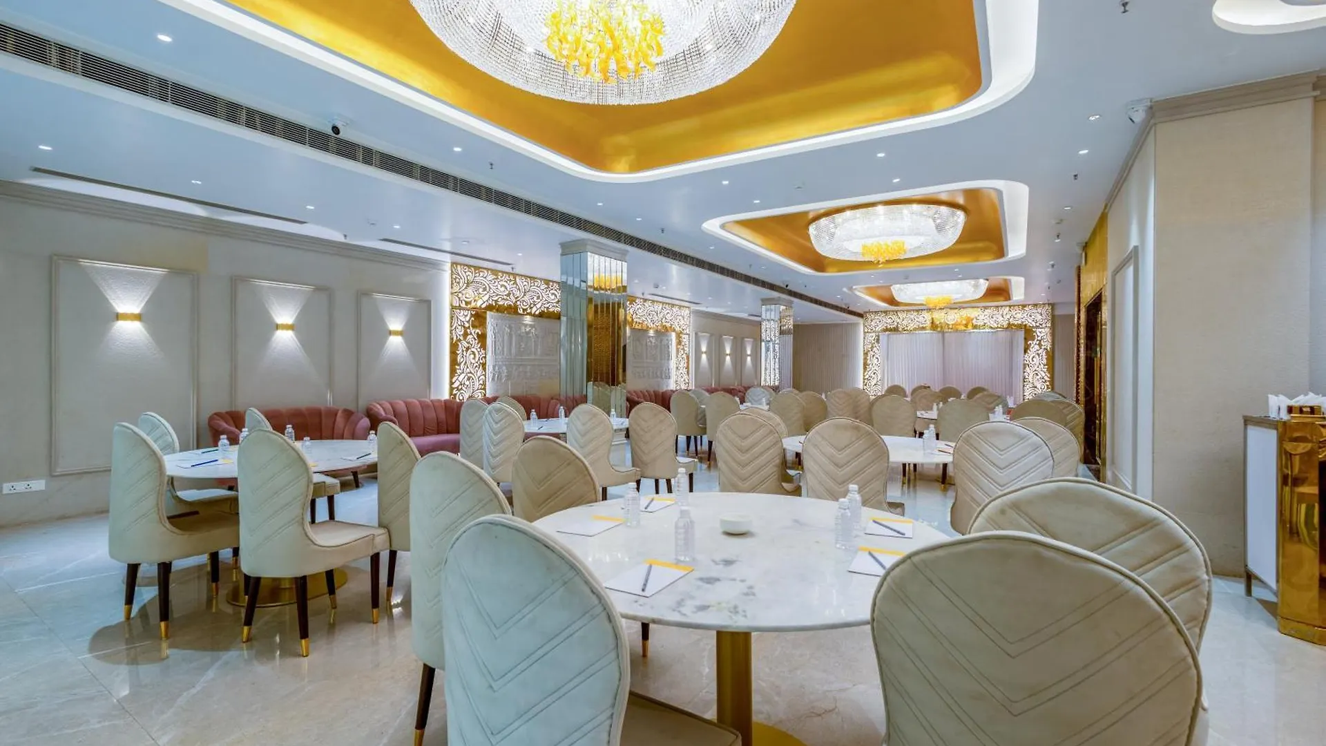 Aadat Hotel Near Artemis Hospital Gurgaon