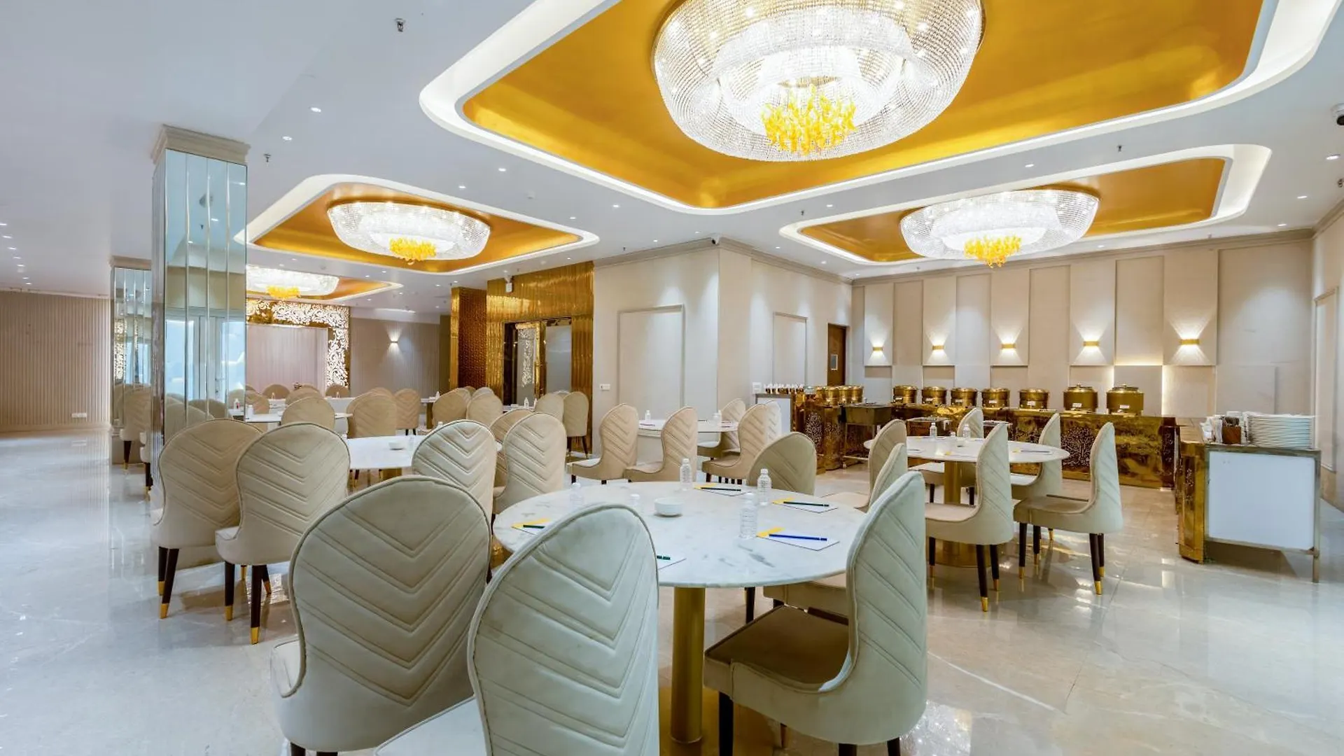 Aadat Hotel Near Artemis Hospital Gurgaon