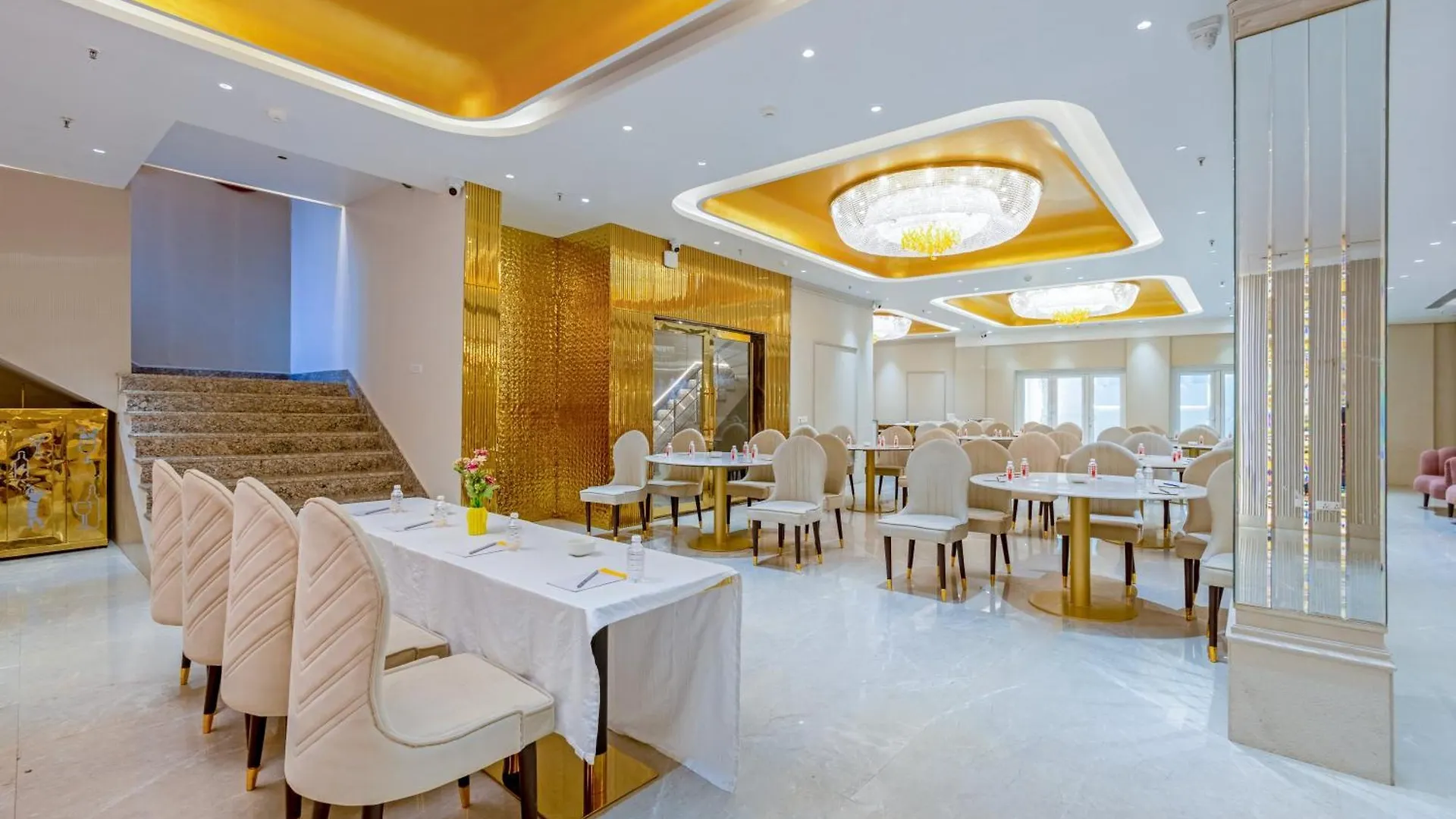 Aadat Hotel Near Artemis Hospital Gurgaon