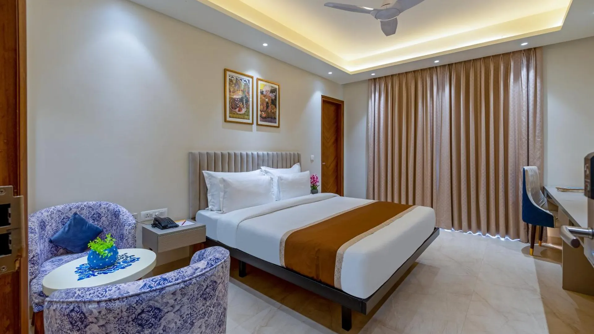 Aadat Hotel Near Artemis Hospital Gurgaon