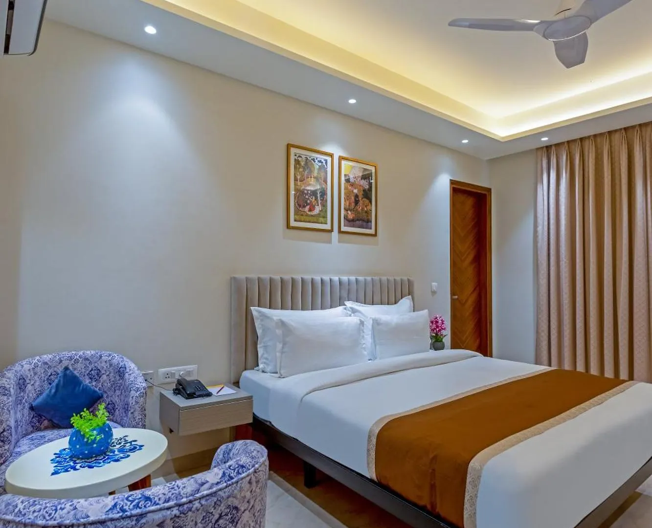 Aadat Hotel Near Artemis Hospital Gurgaon